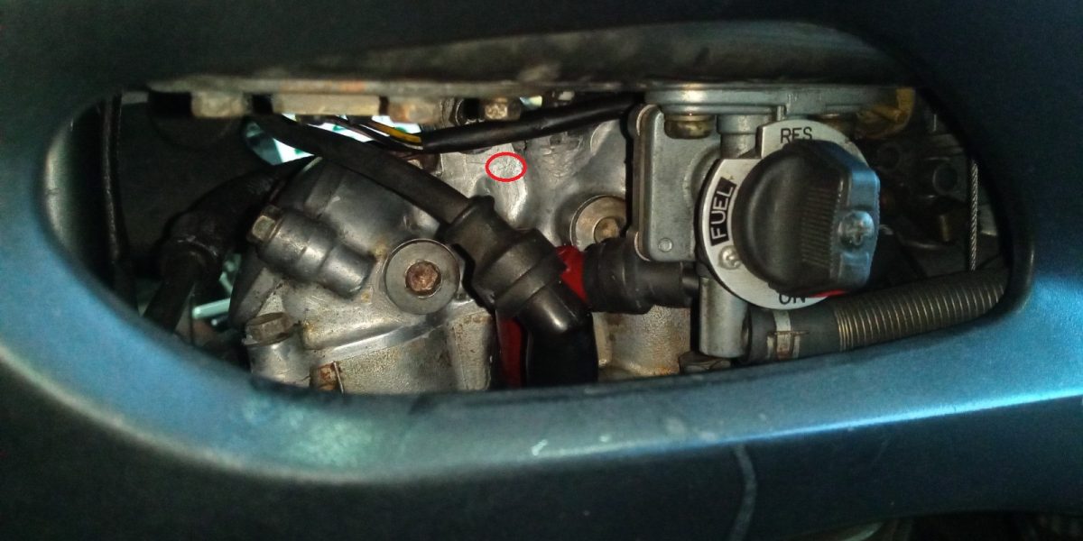 XF650のヘッドカーバエンジンオイル漏れの位置確定